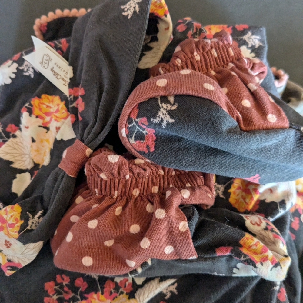 Matilda Jane Joanna Gaines Baby blanket, head band, and booties